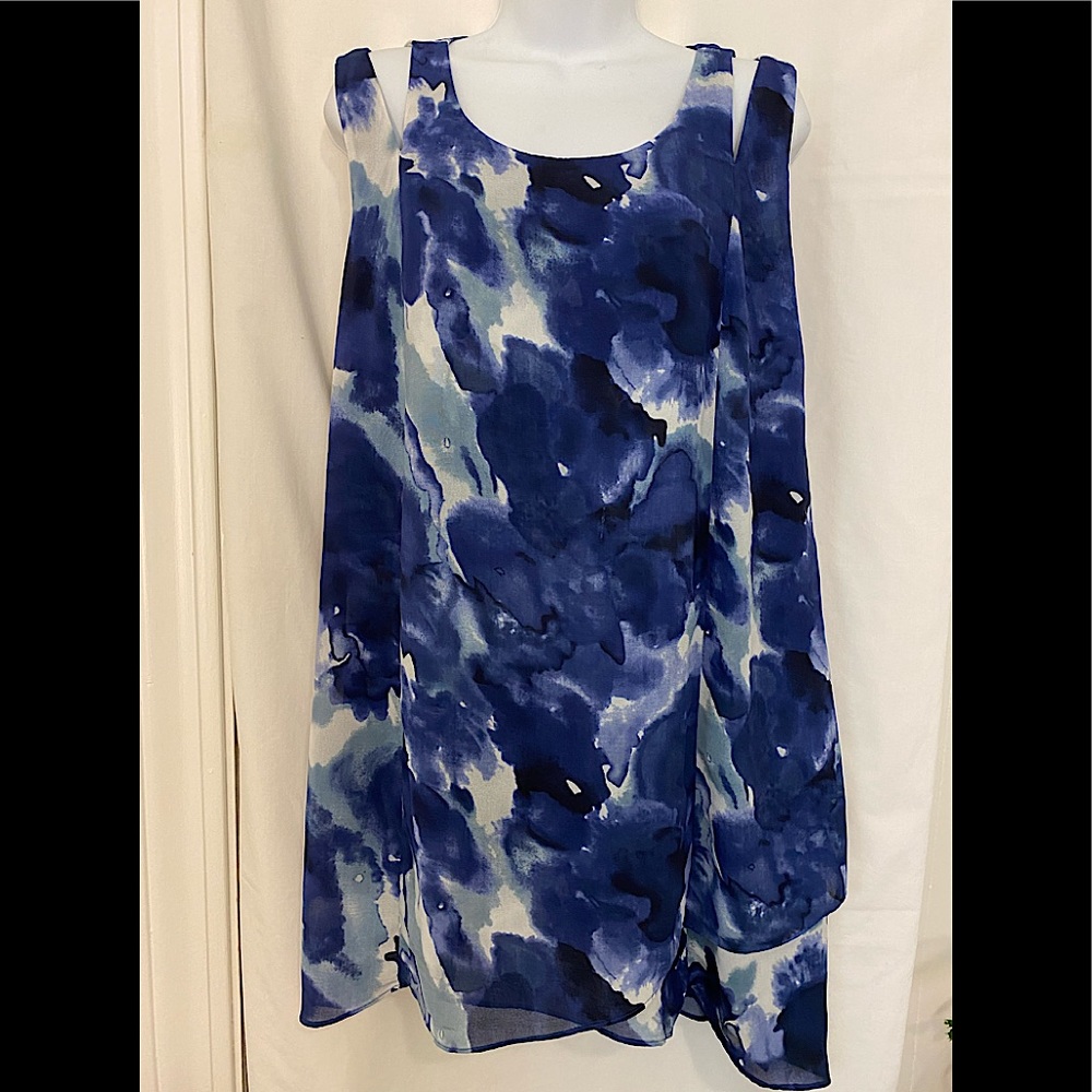Soft Surroundings Blue and White Flyaway Sleeveless Tunic Top Sz L